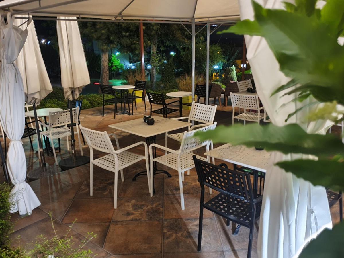 קאלאבאקה Theatro Hotel Odysseon מראה חיצוני תמונה