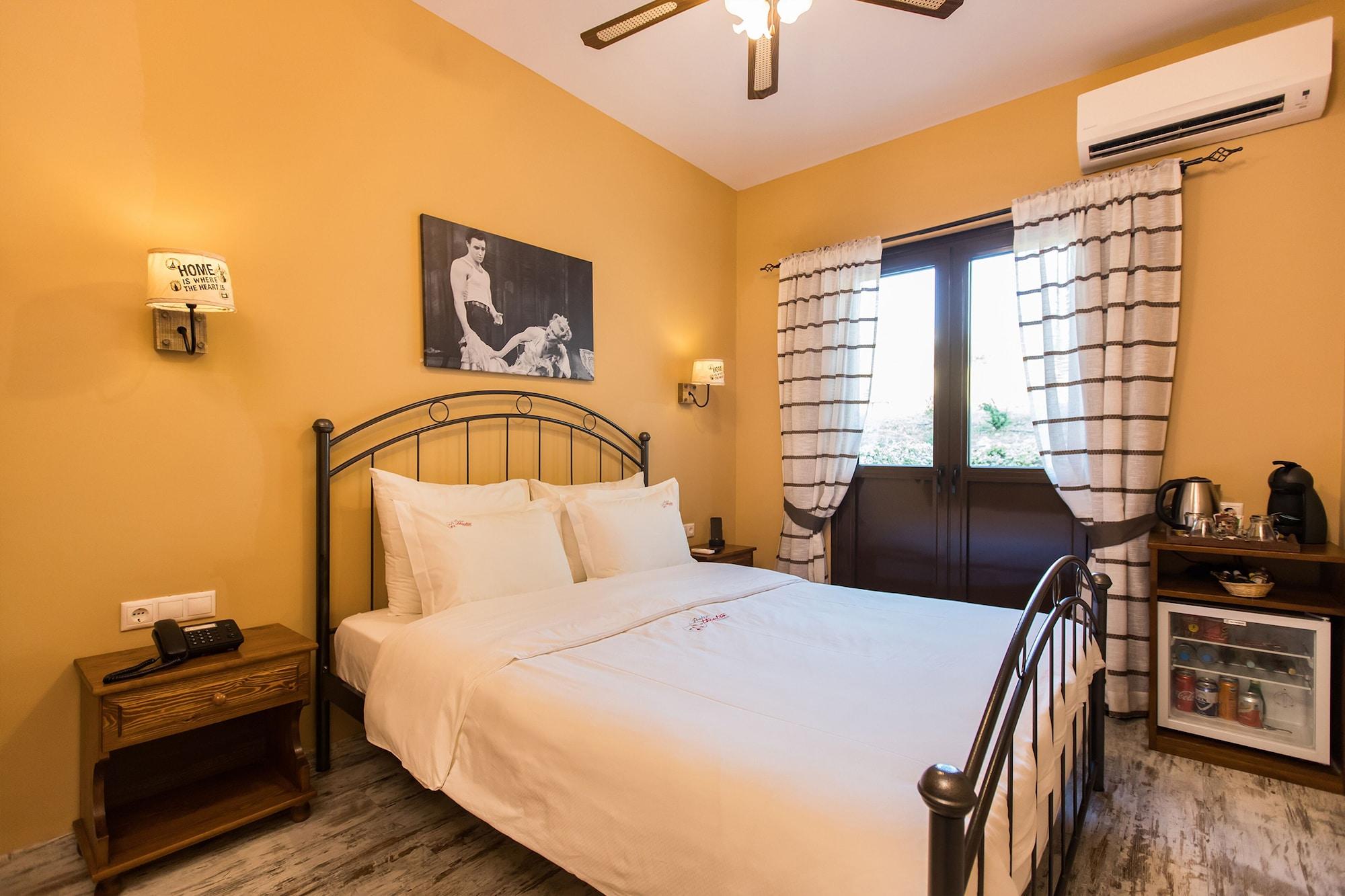 קאלאבאקה Theatro Hotel Odysseon מראה חיצוני תמונה