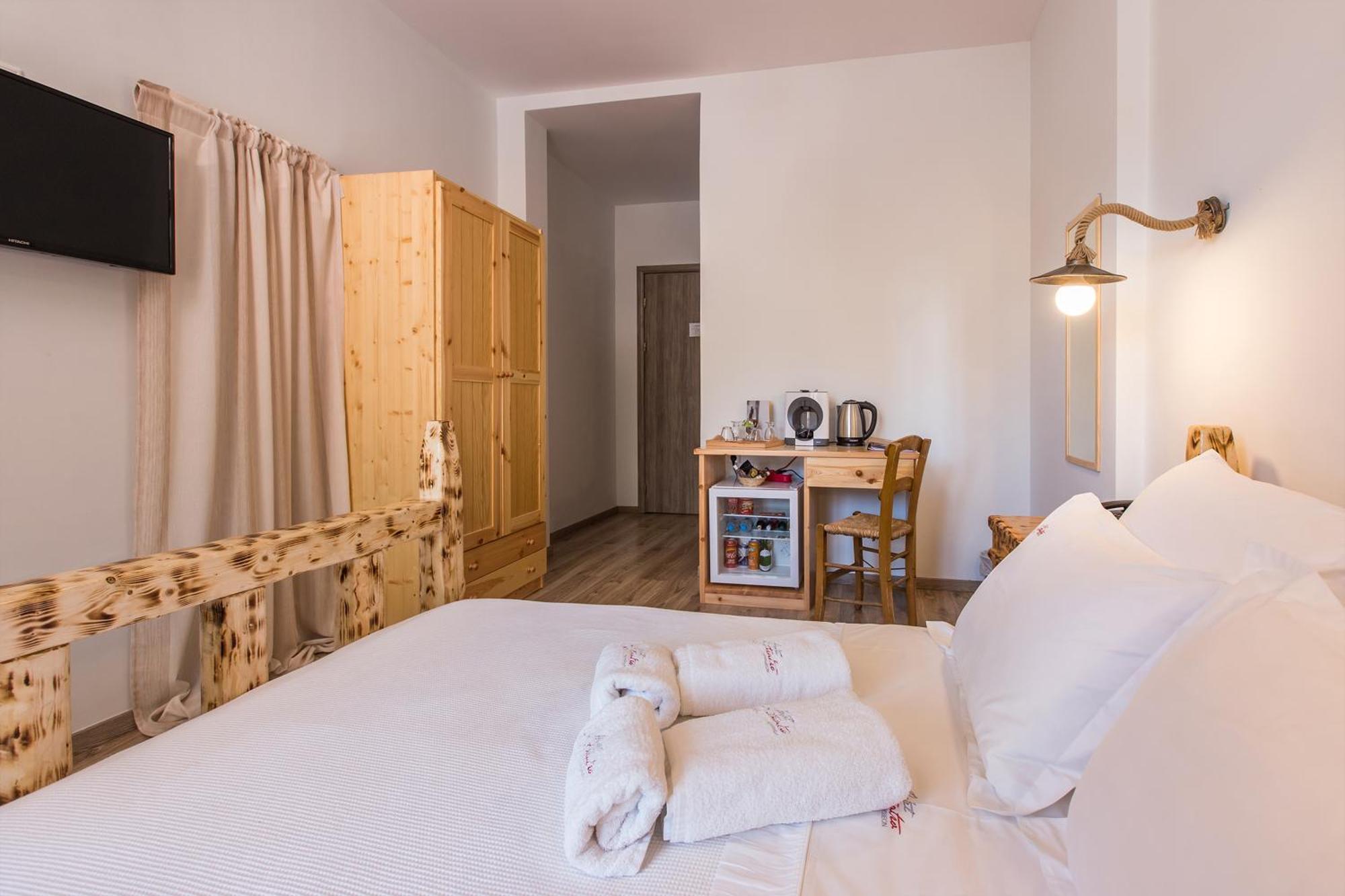 קאלאבאקה Theatro Hotel Odysseon חדר תמונה