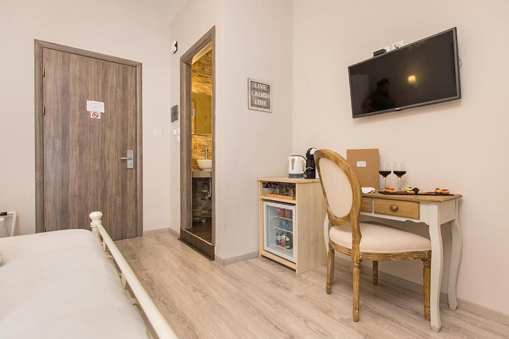 קאלאבאקה Theatro Hotel Odysseon מראה חיצוני תמונה